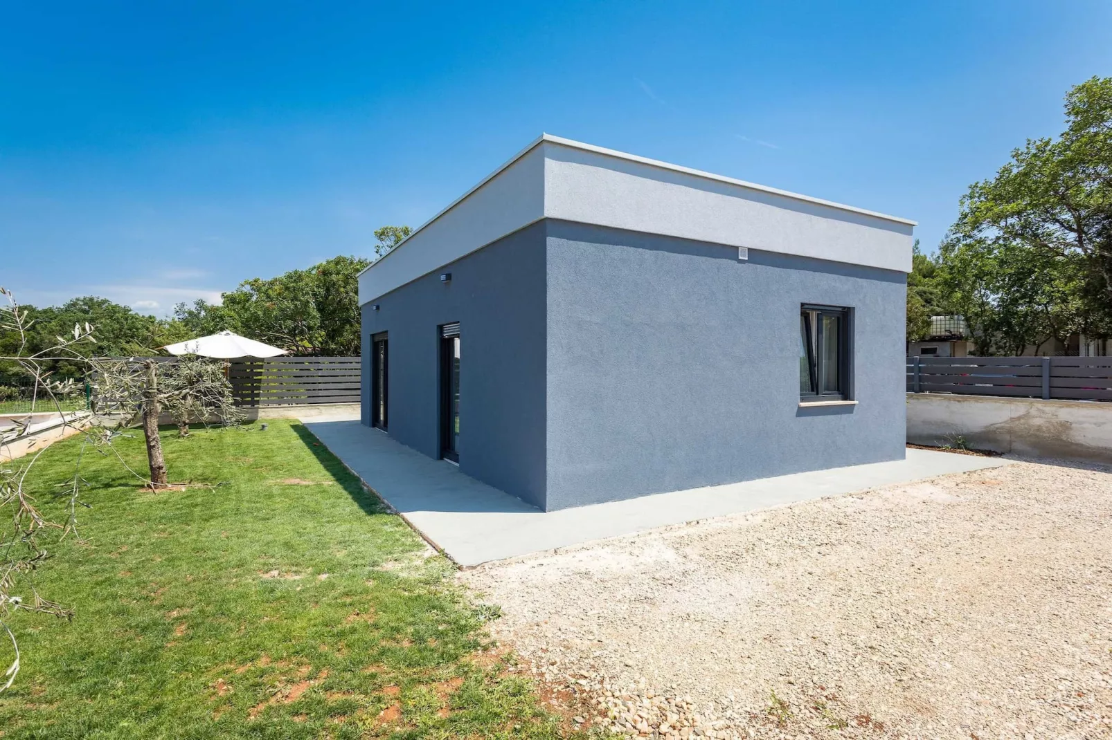 Eco - Beach House Peroj-Außenbereich