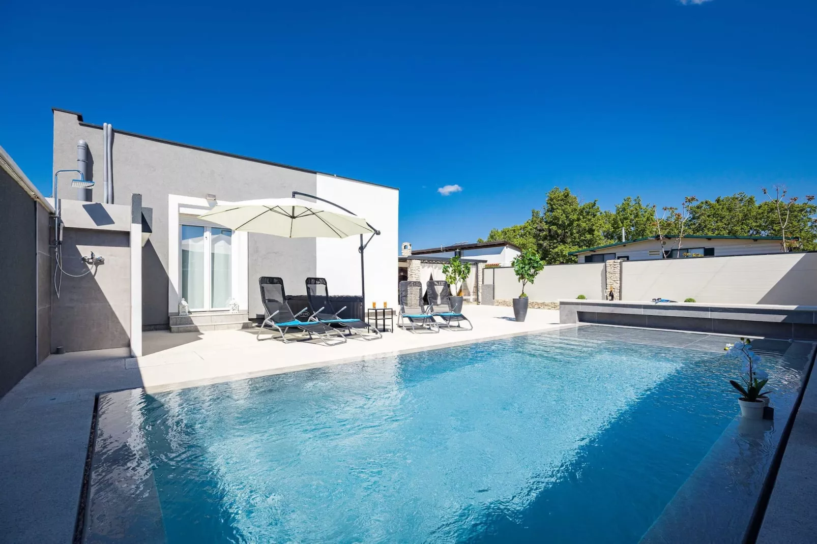 Villa Marsel (4+2) - Private Pool and Jacuzzi-Pool