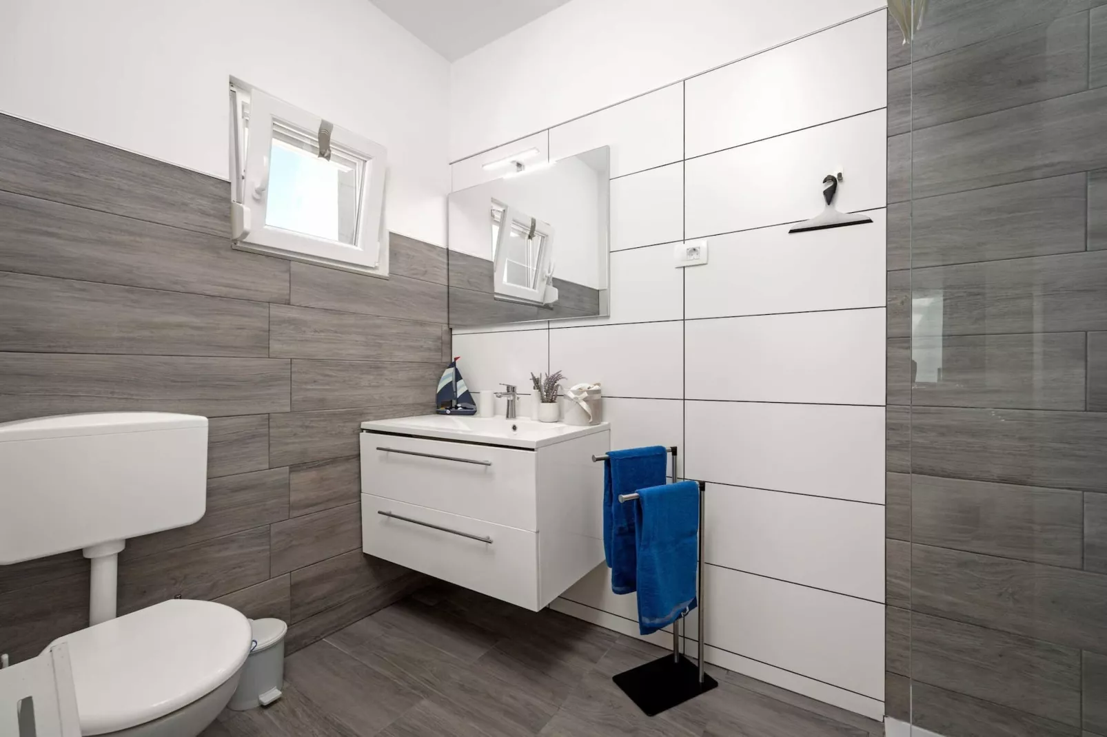 Villa Marsel (4+2) - Private Pool and Jacuzzi-Bathroom