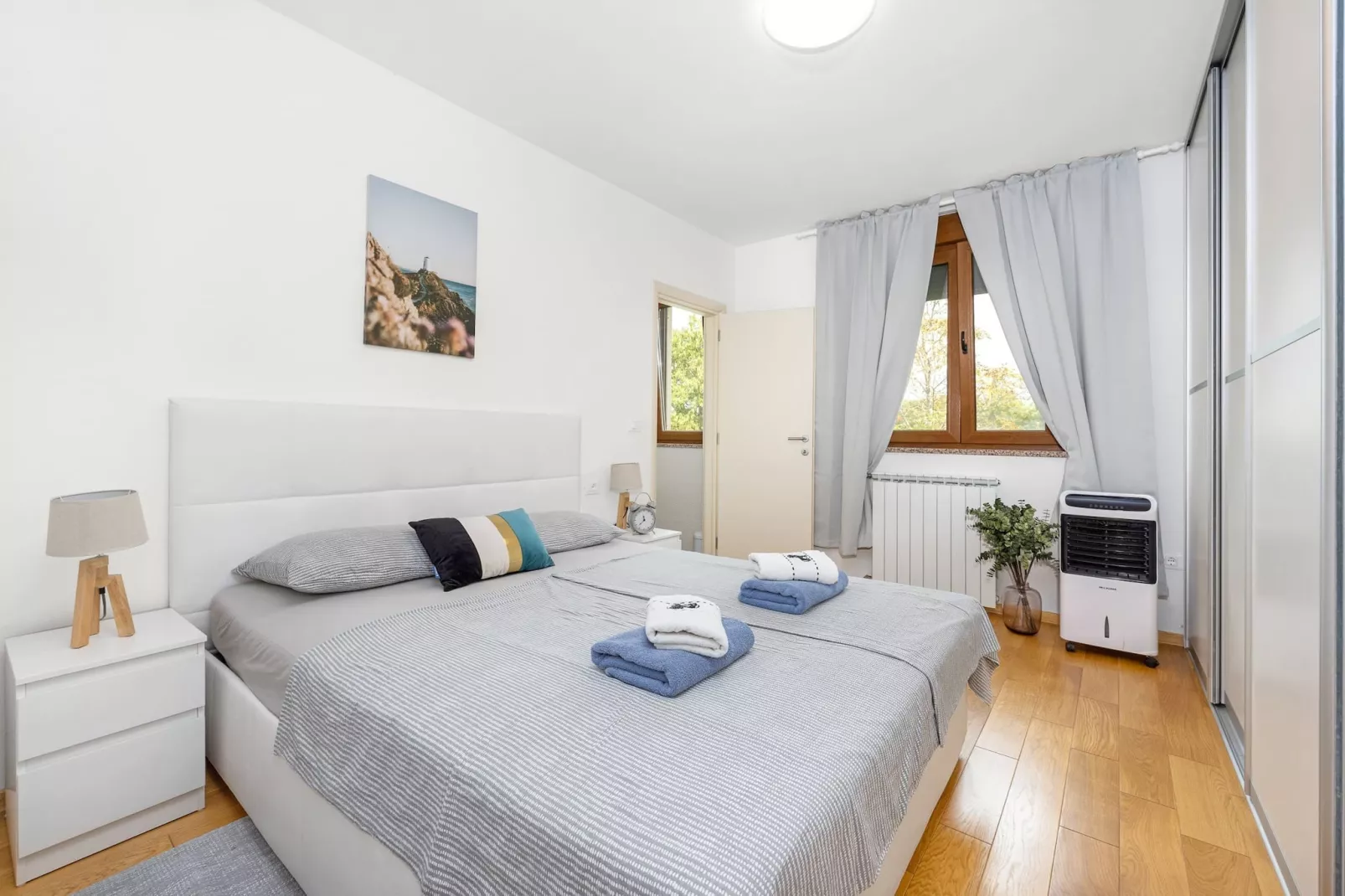 Villa San Antonio with Private Pool-Schlafzimmer