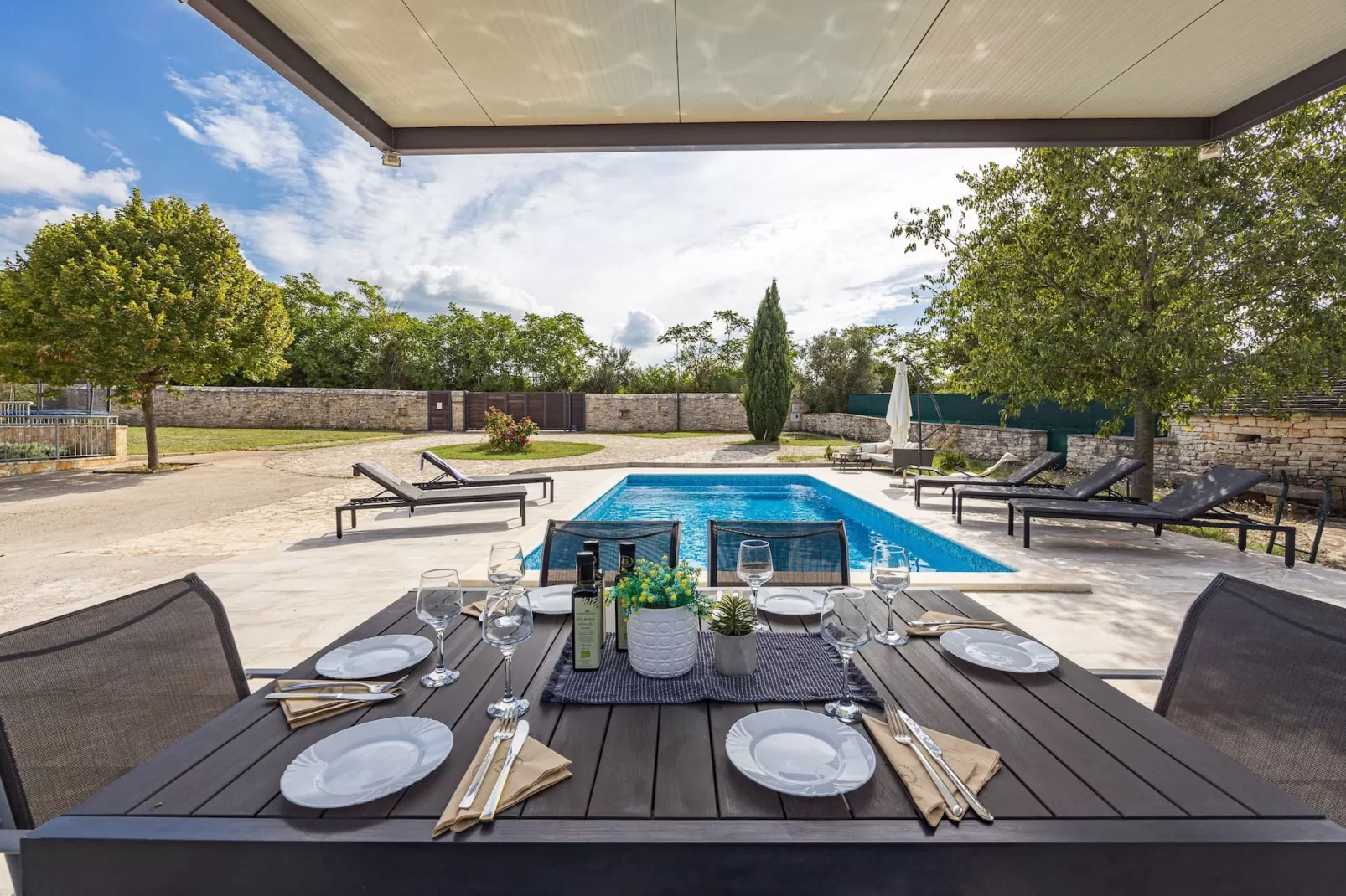 Villa San Antonio with Private Pool-Schwimmbad