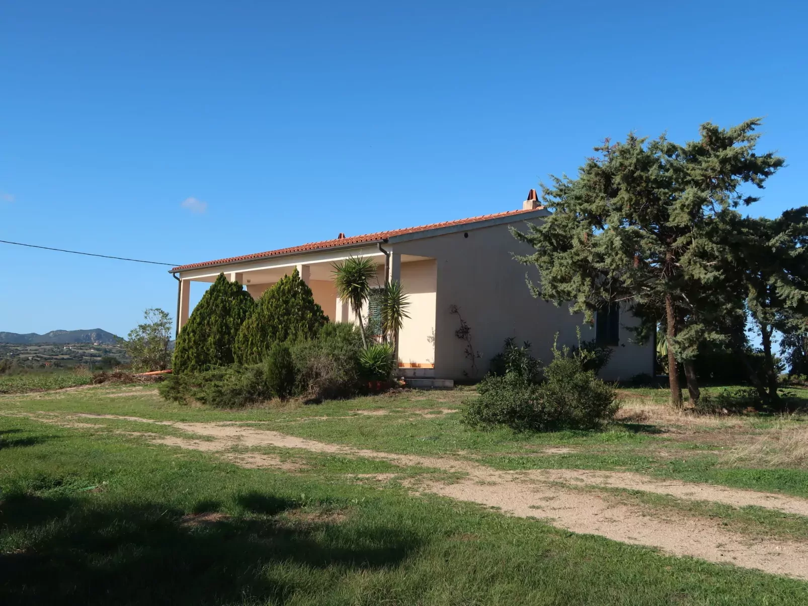 Vignola House 2-Outside