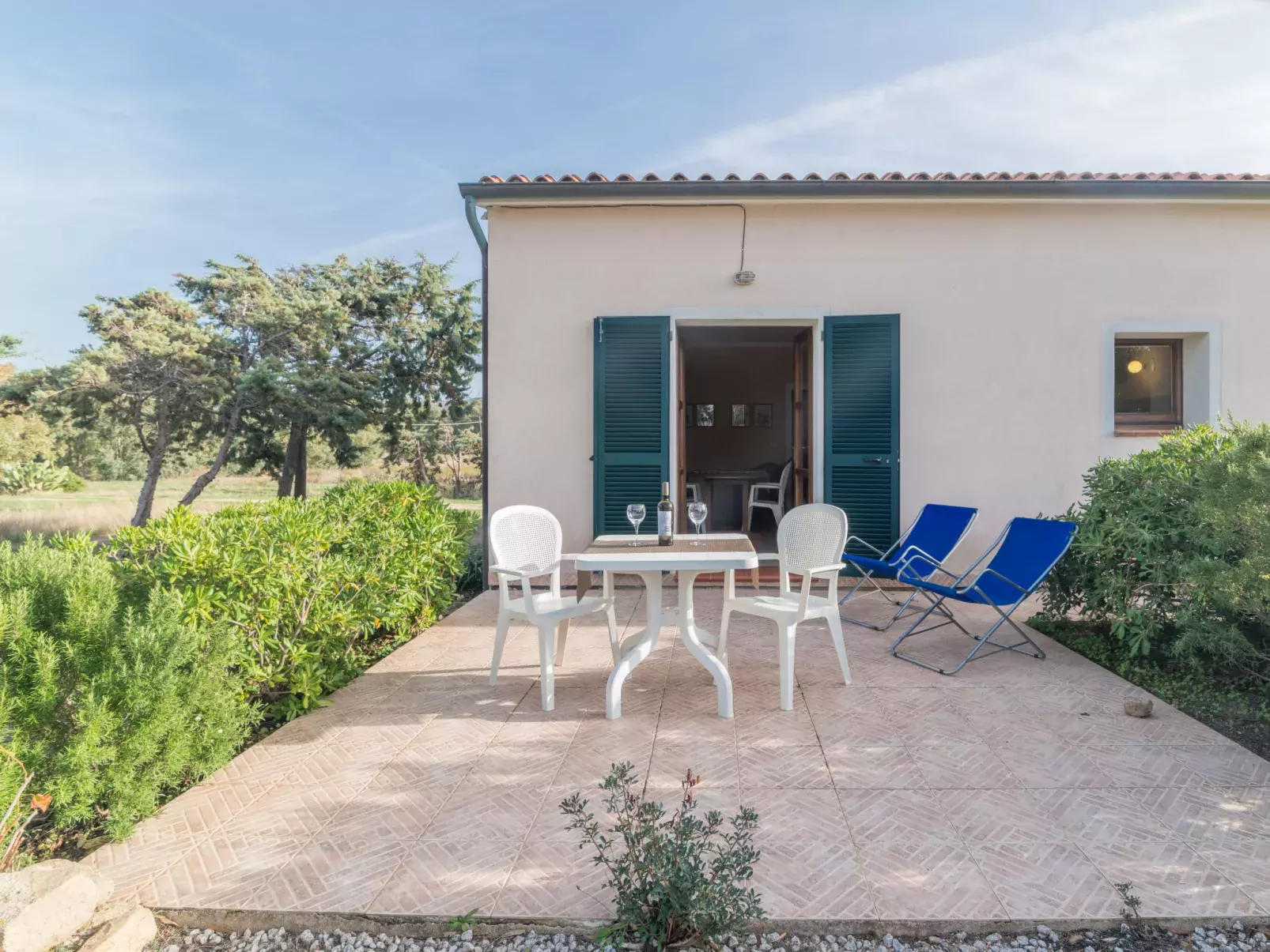 Vignola House 2-Outside