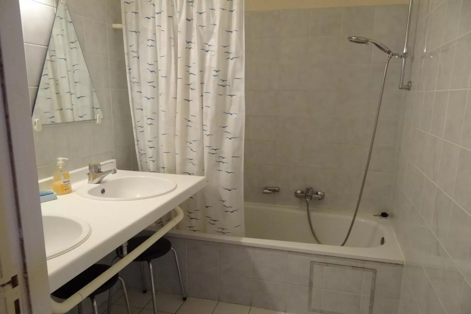 SCORPIO A 0502GAR-Bathroom