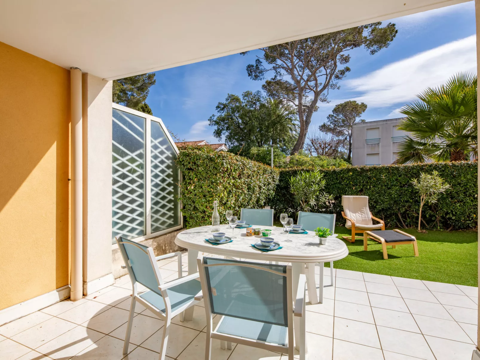 Le Clos Saint Saens-Outside