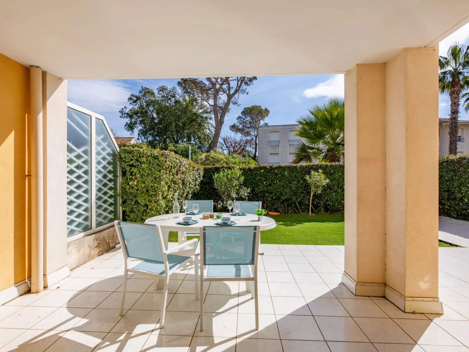 Le Clos Saint Saens-Outside