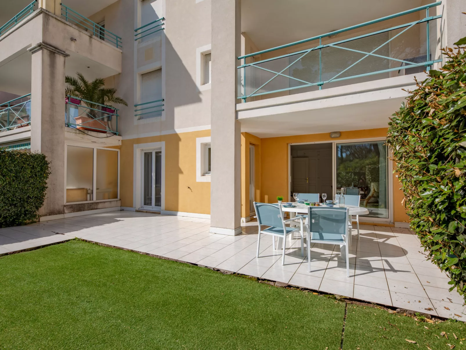 Le Clos Saint Saens-Outside