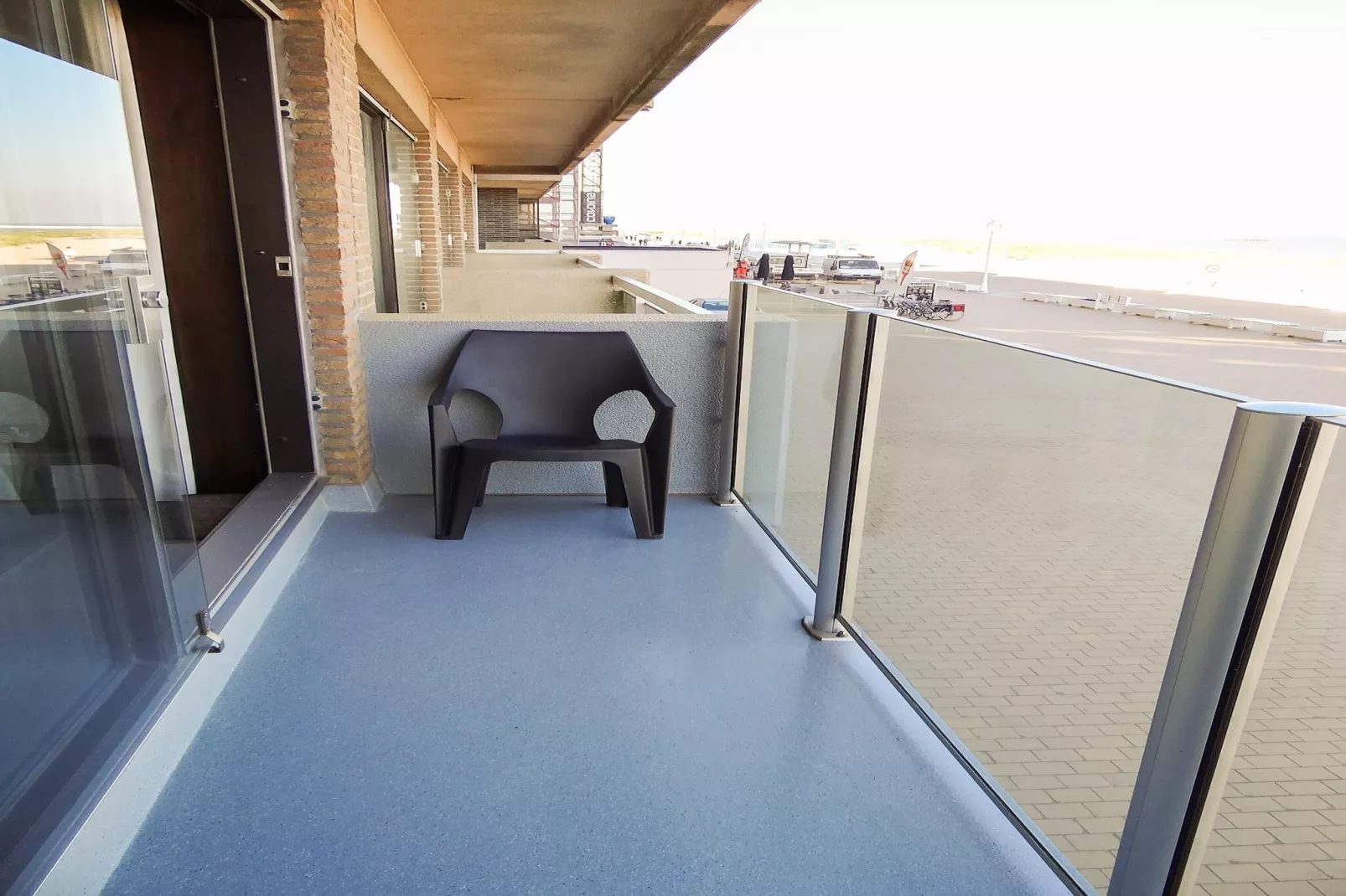 SPINNAKER I 0105GAR-Terrace balcony
