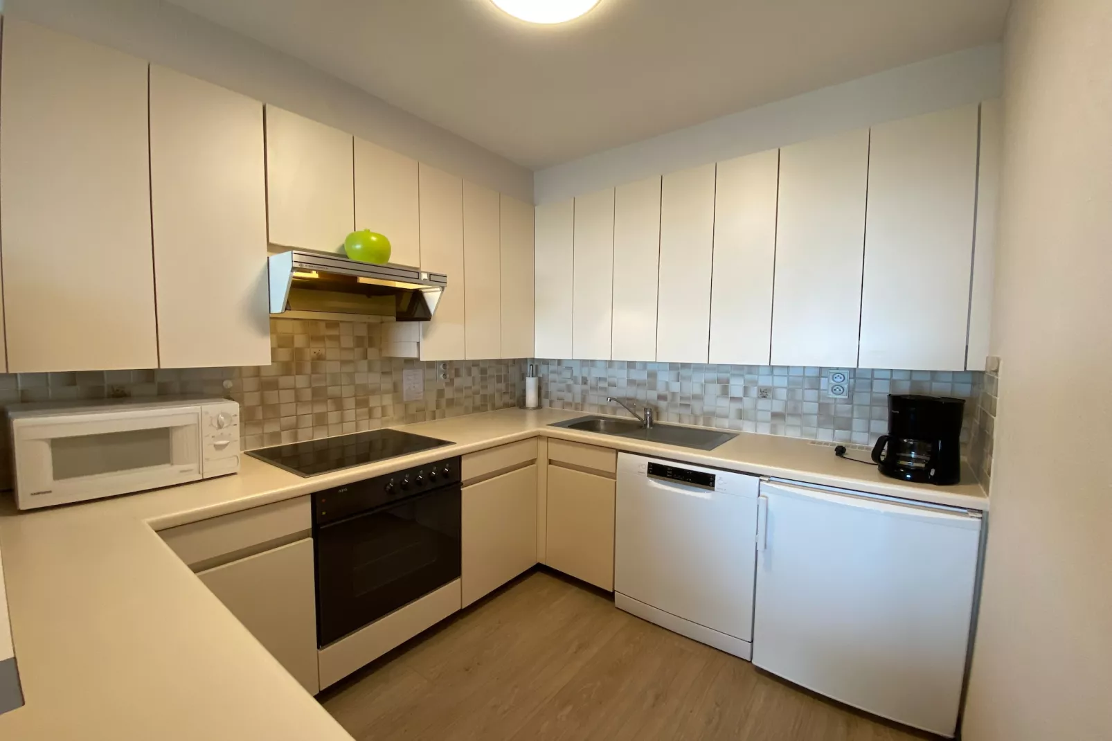 SPINNAKER I 0105GAR-Kitchen