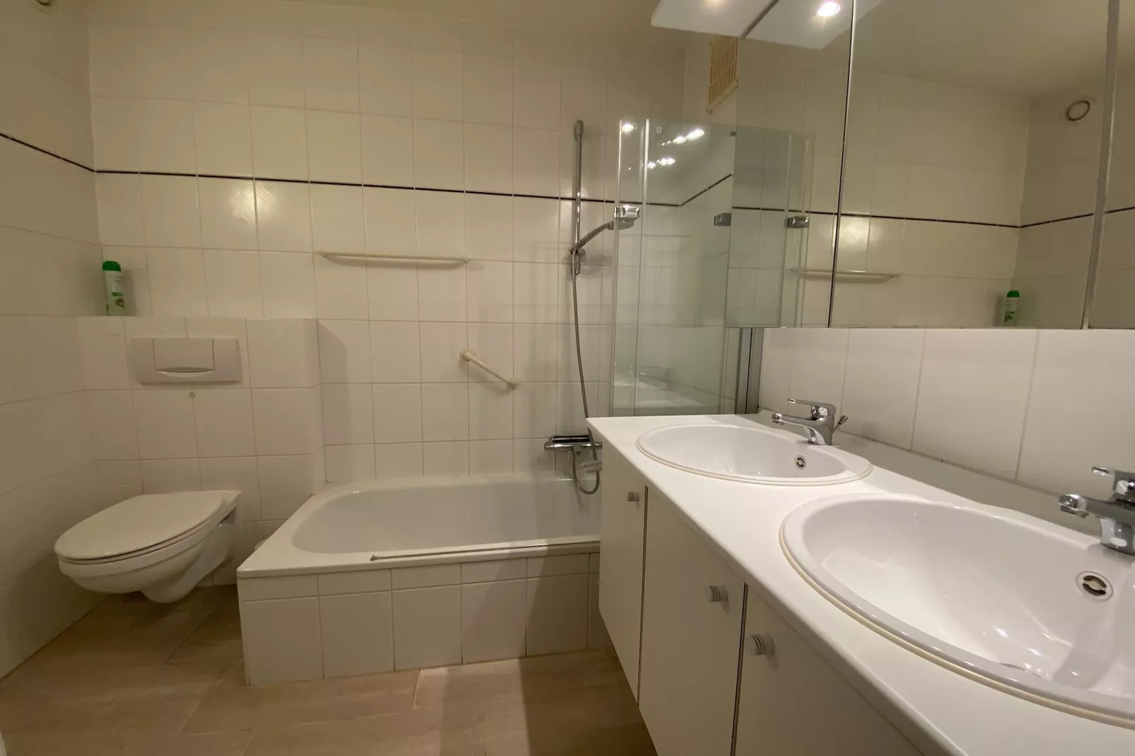 CASINO AB B0701GAR-Bathroom