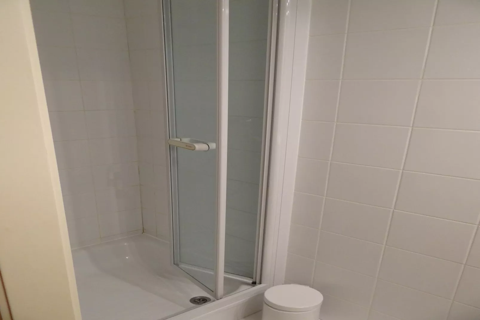 SCORPIO BI 1303GAR-Bathroom