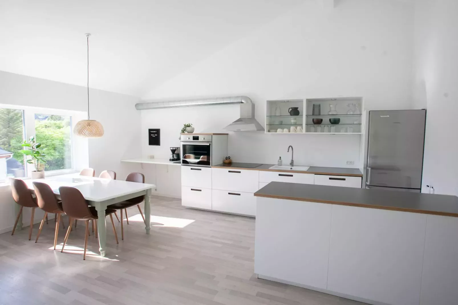 Bright Apt near City Park - By Traum Ferienwohnungen-Indoor