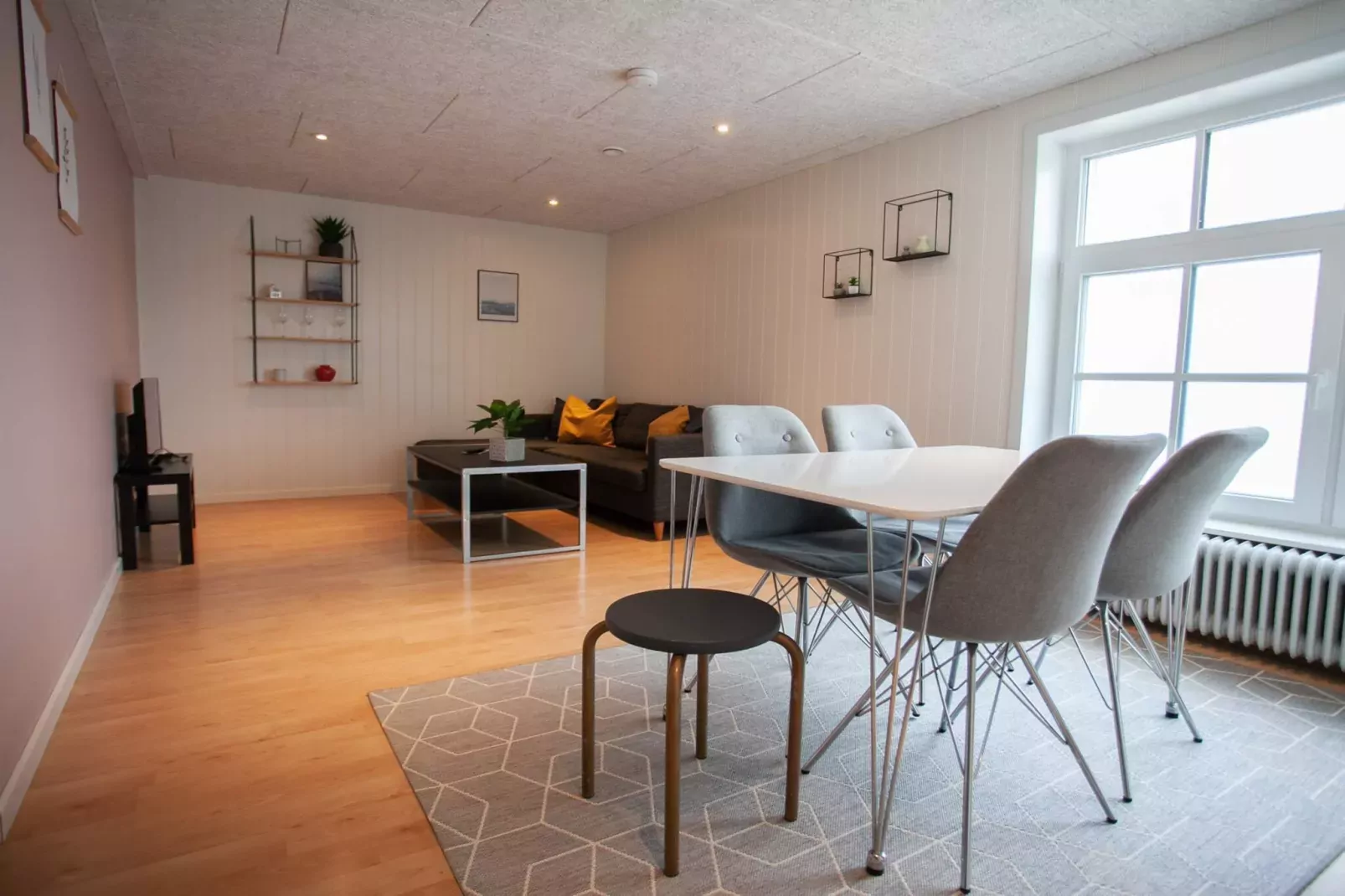 Modern Retreat in Midvagur - By Traum Ferienwohnungen