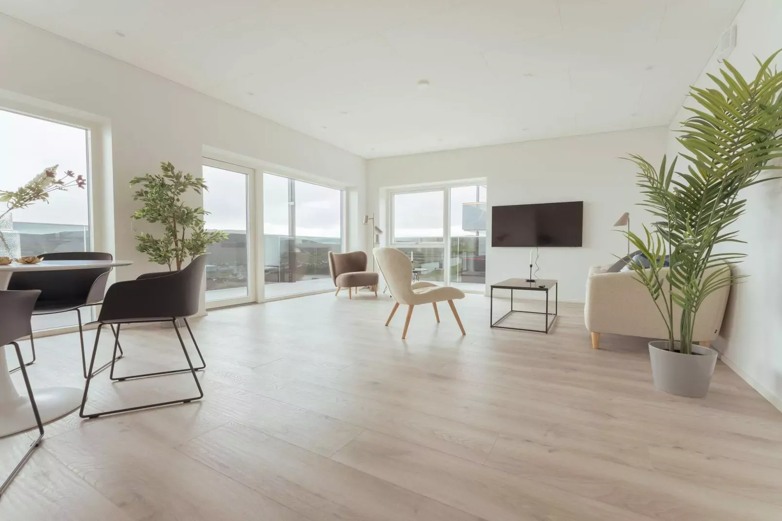 Nice apartment with sea-views-Indoor