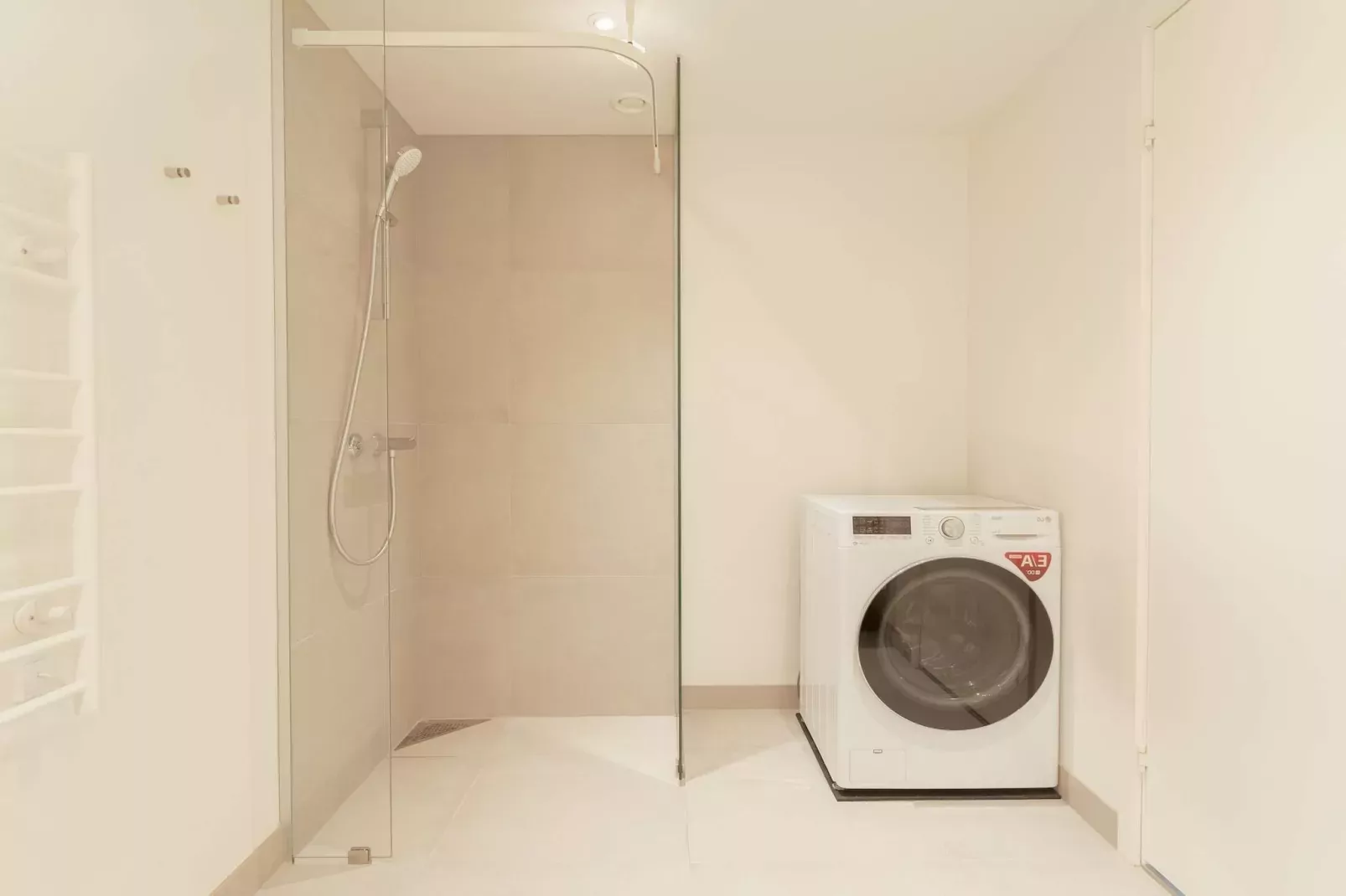 Sea-view apartment in prime area-Indoor