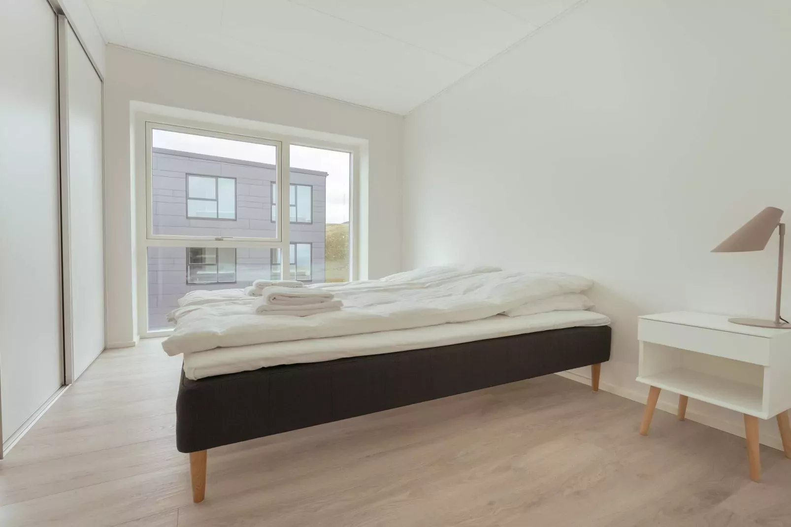 Apartment with the city and sea-views-Indoor
