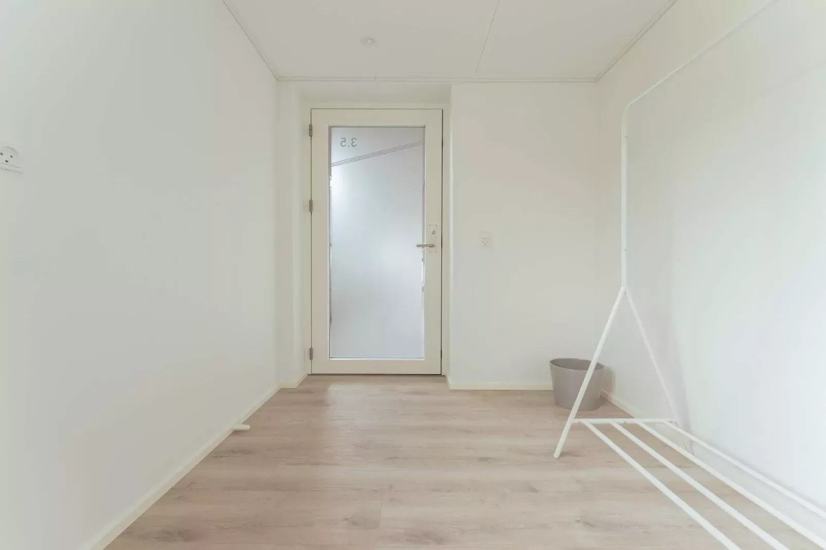 Apartment with the city and sea-views-Indoor
