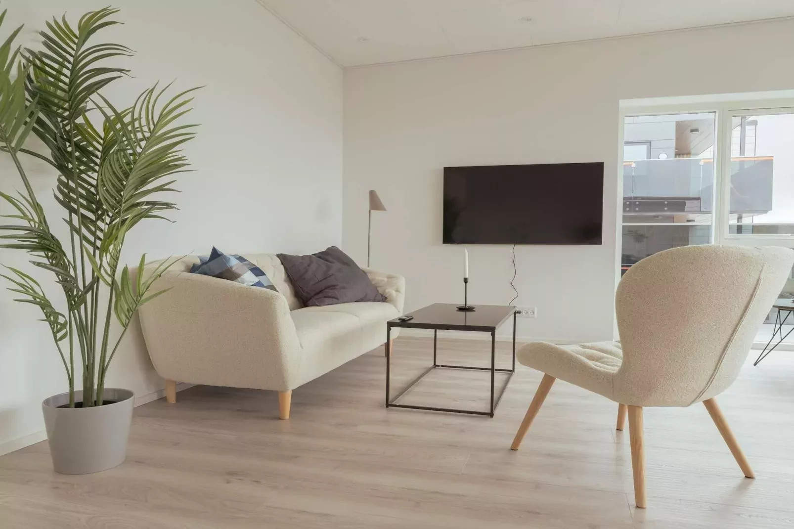 Apartment with the city and sea-views-Indoor