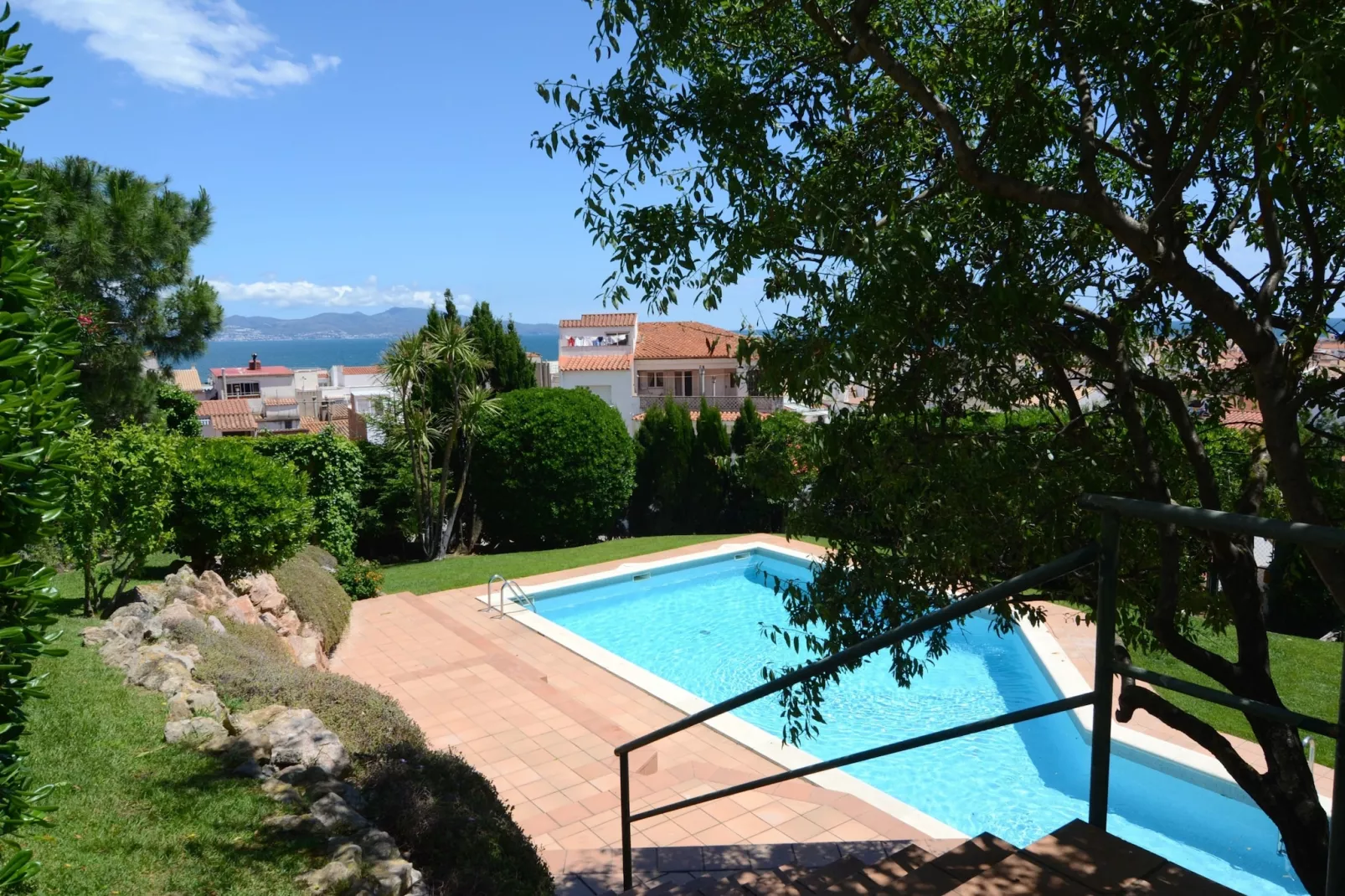 PUIG PADRO 4 1-1-Areas summer 1km