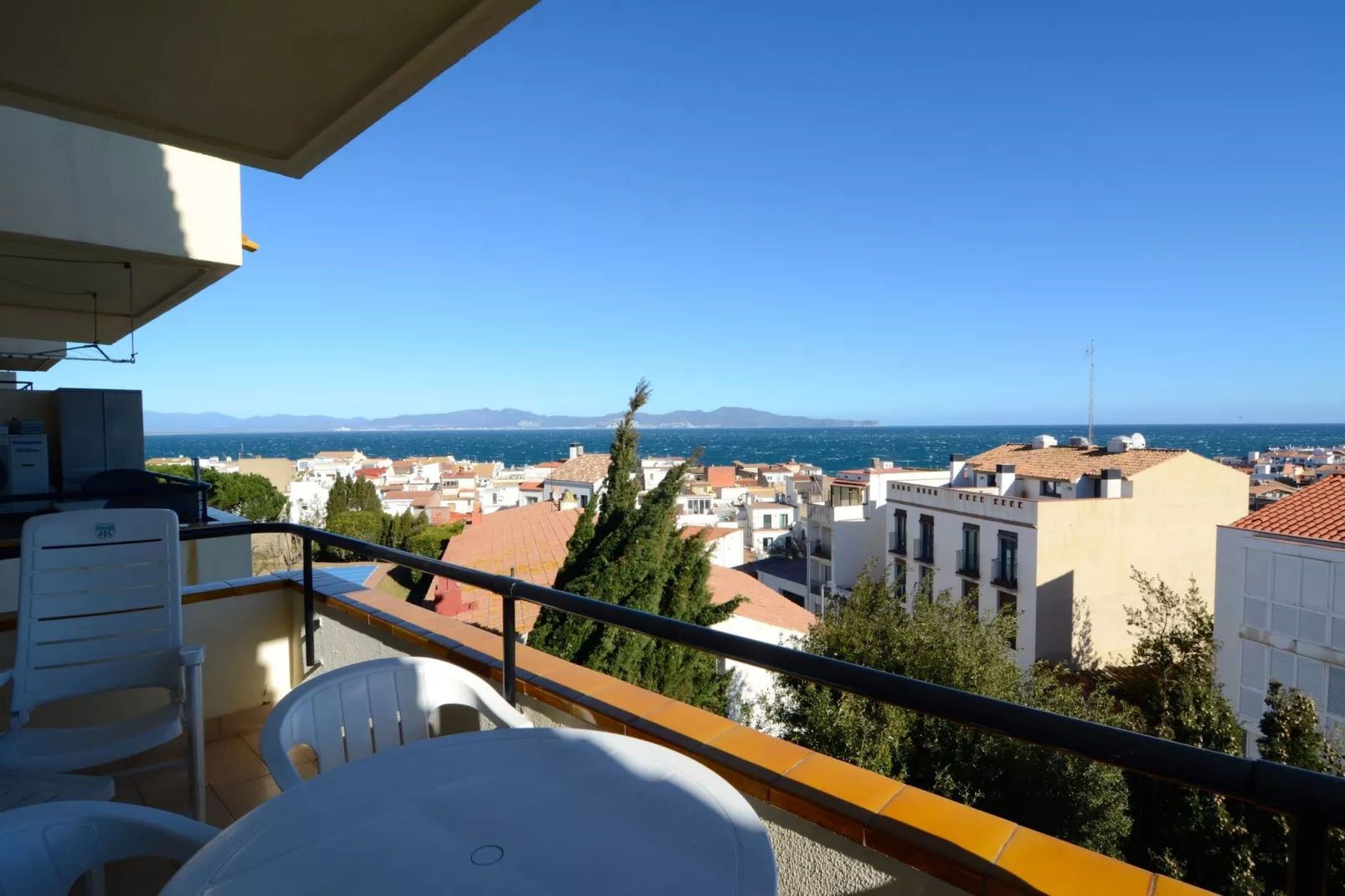 PUIG PADRO 4 1-1-View summer