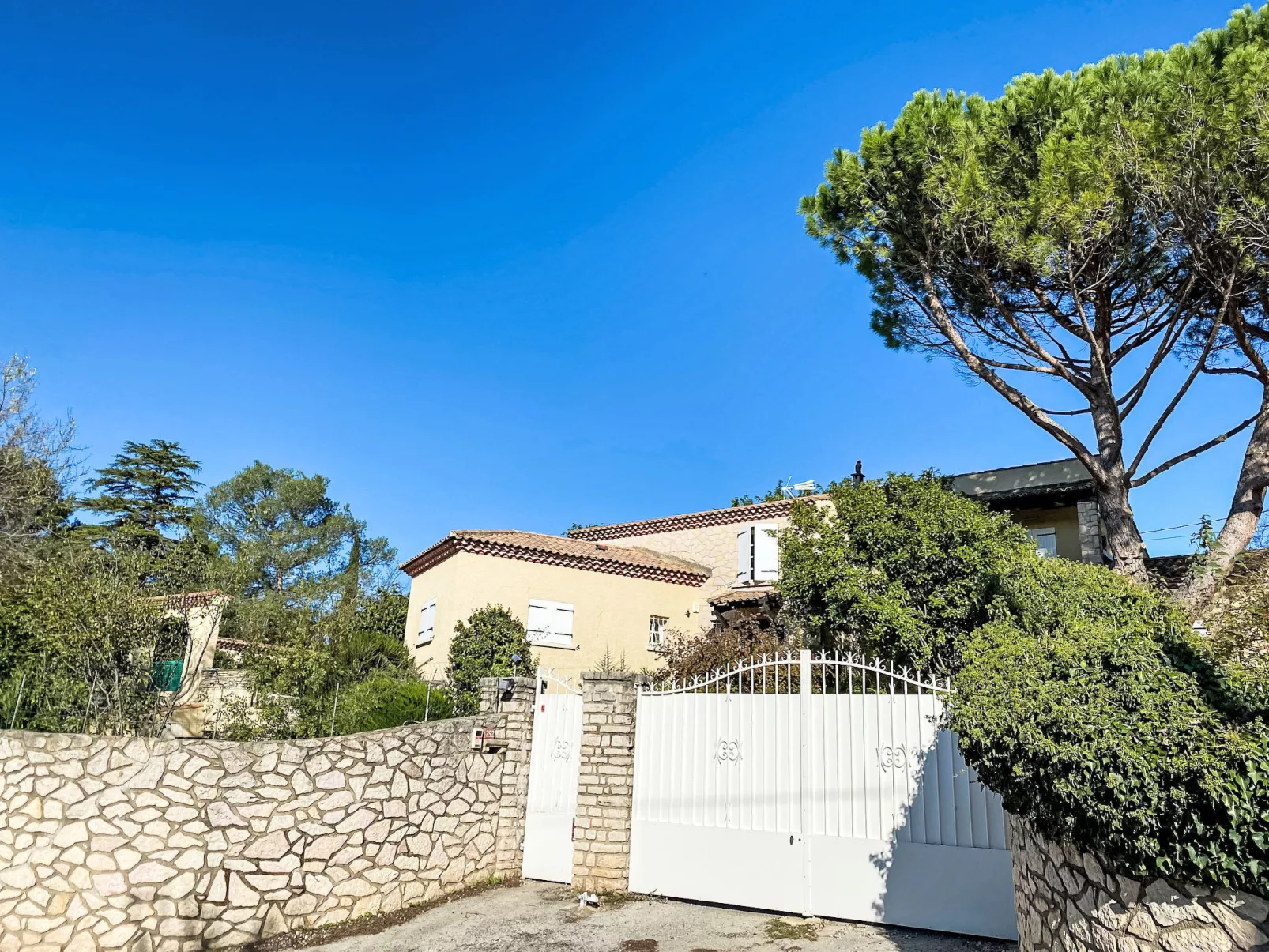 La Bastide de la Cigale-Outside