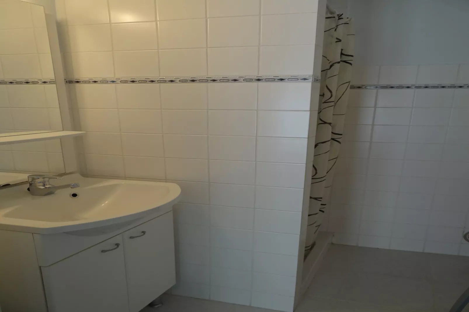 VELASQUEZ 103-Bathroom