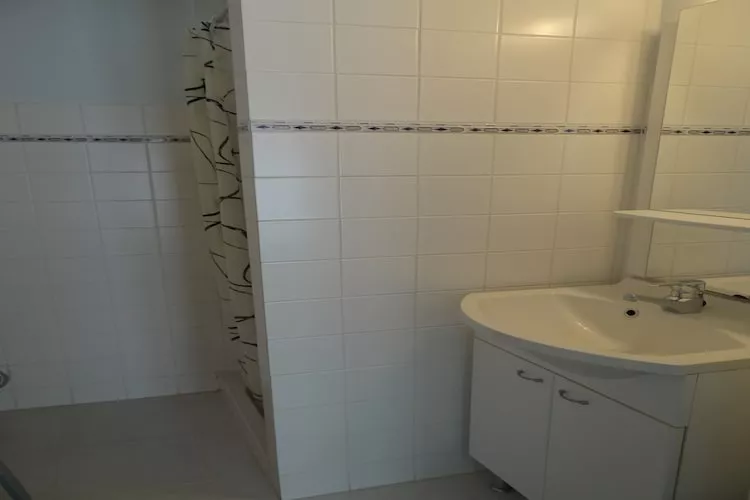 VELASQUEZ 103-Bathroom