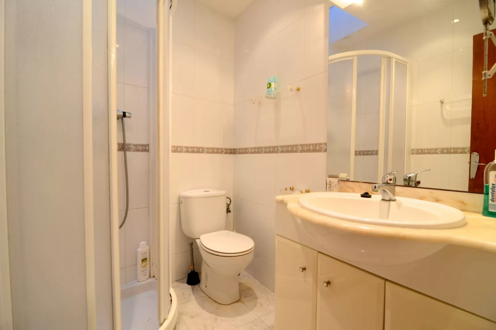 LLANÇA 2-Bathroom
