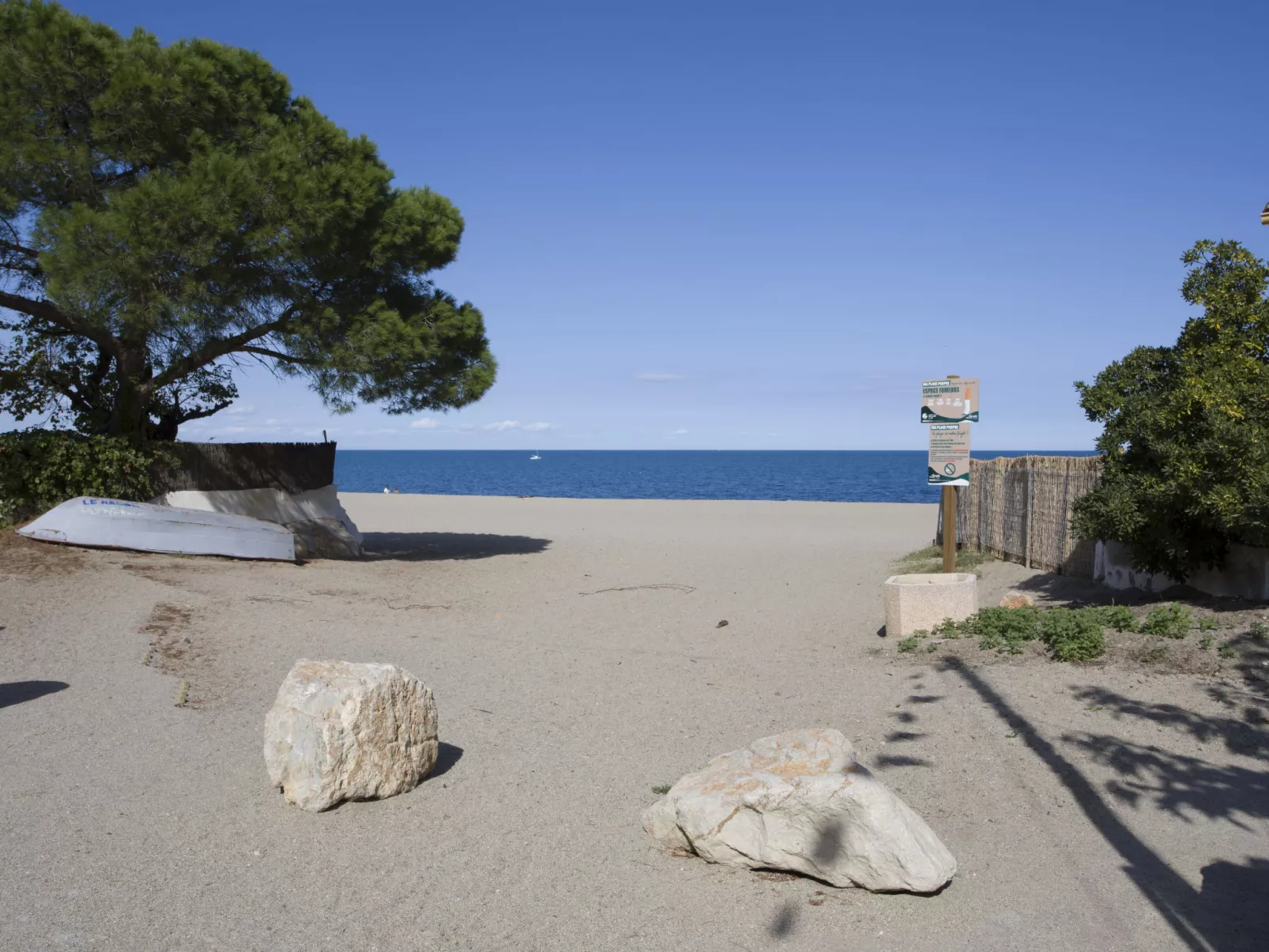 Le Racou-Outside