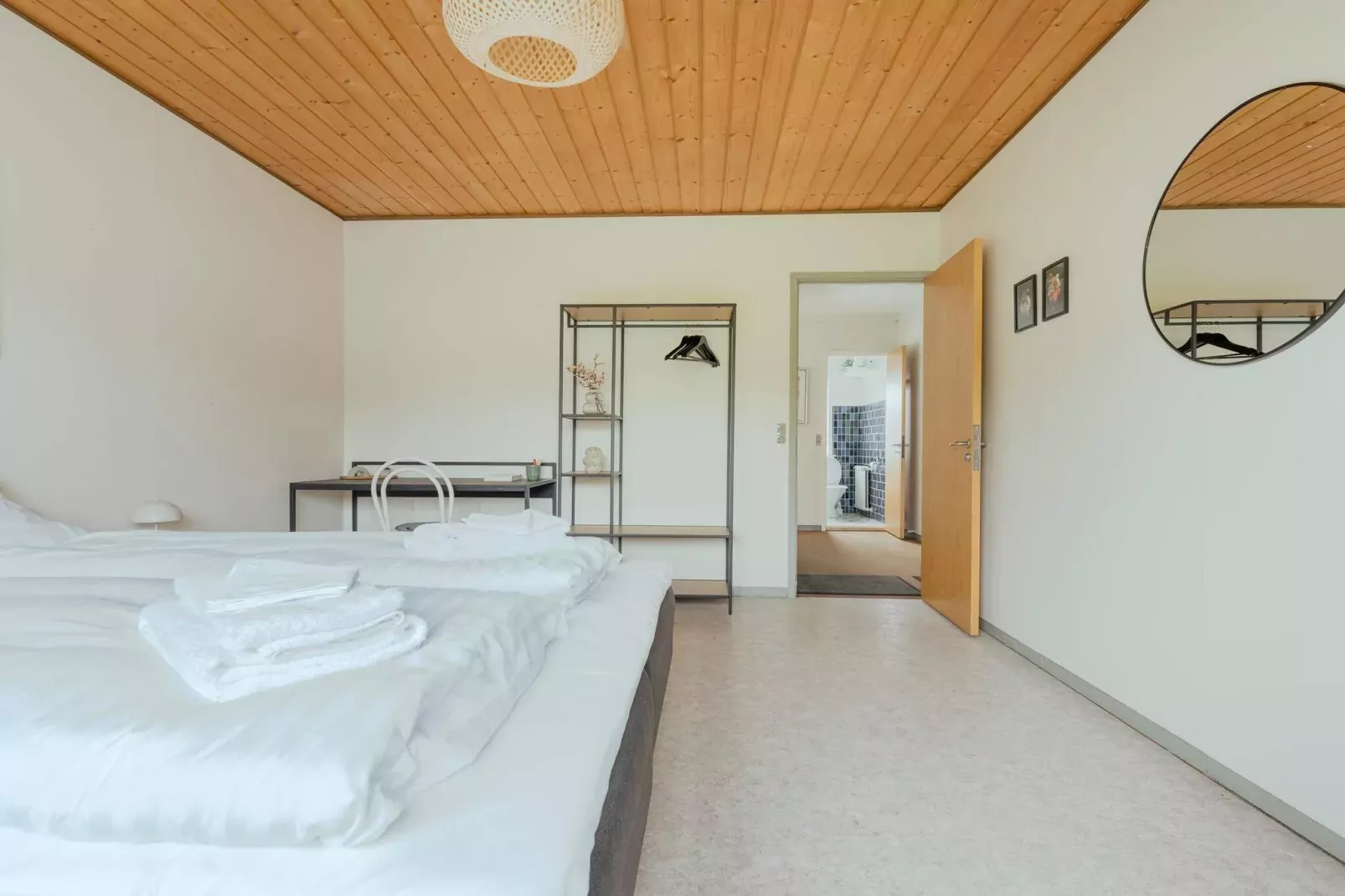Zentrale Oase in Torshavn -- By Traum Ferienwohnungen-Innen