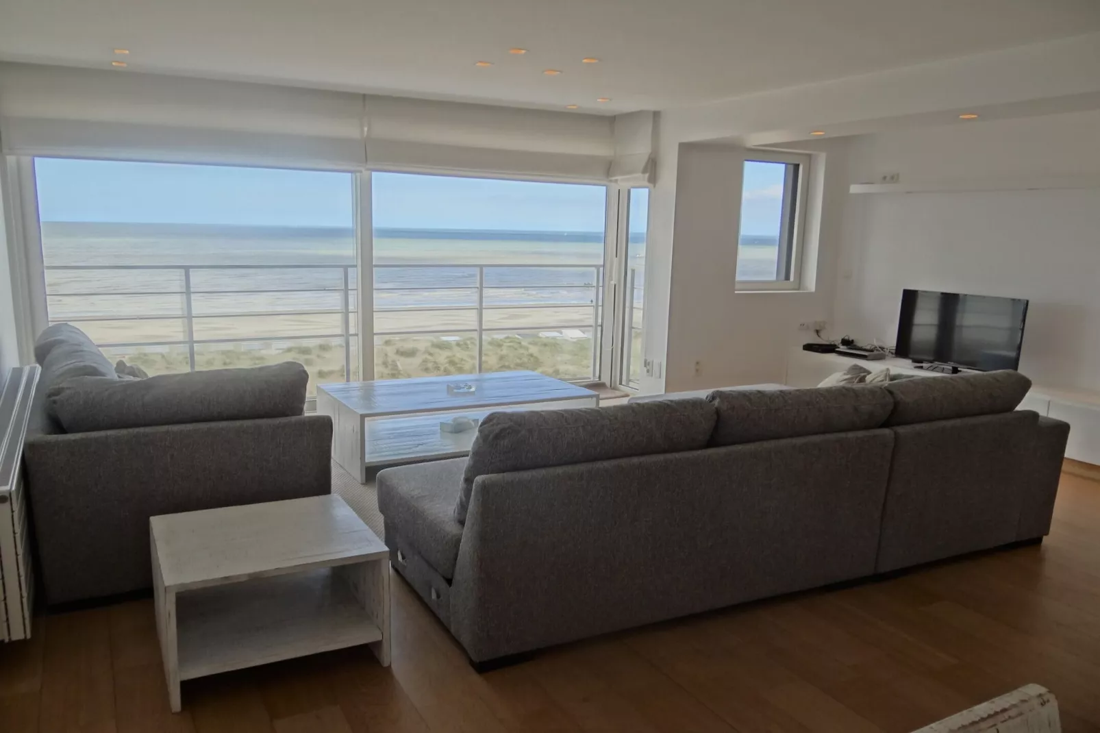 SUN BEACH I-Living room