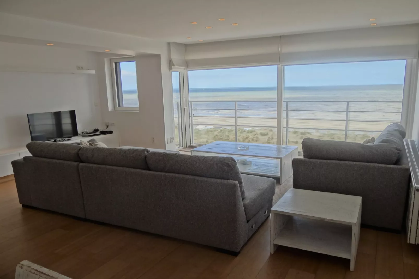 SUN BEACH I-Living room