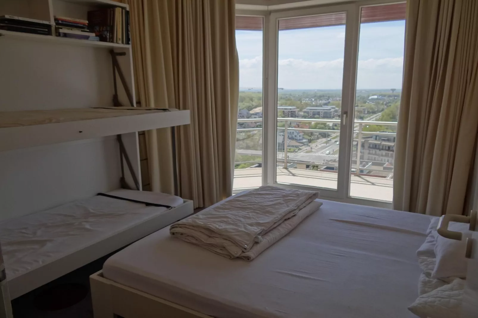 SCORPIO BI-Bedroom