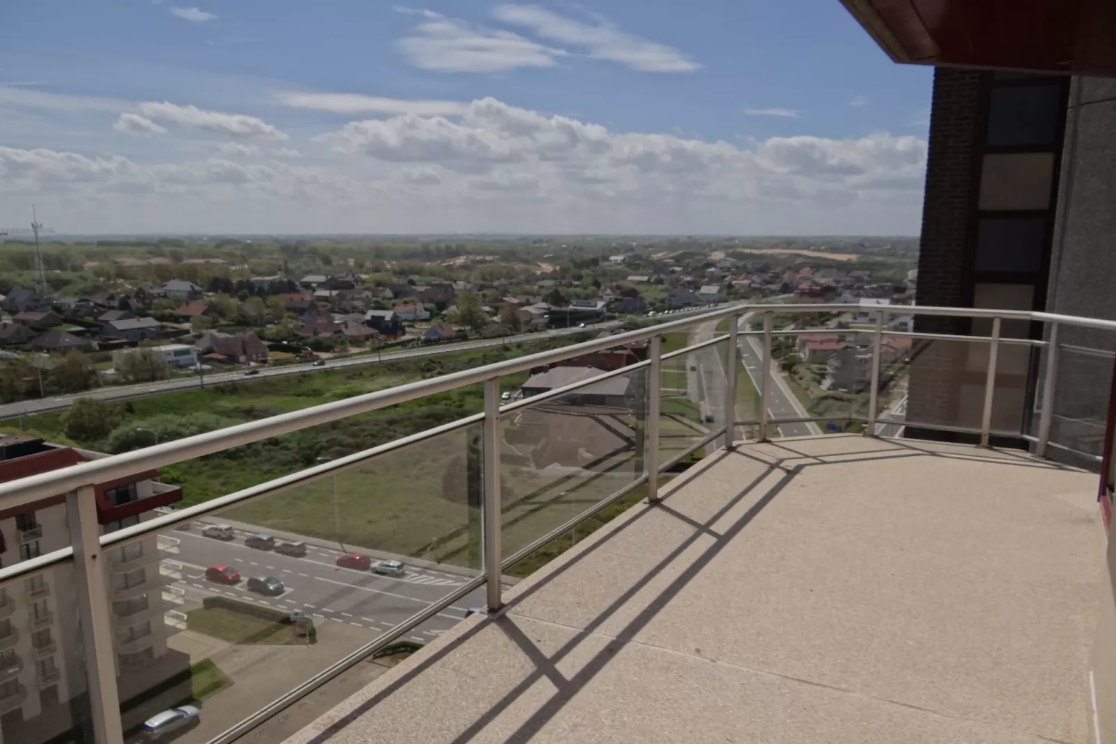 SCORPIO BI-Terrace balcony