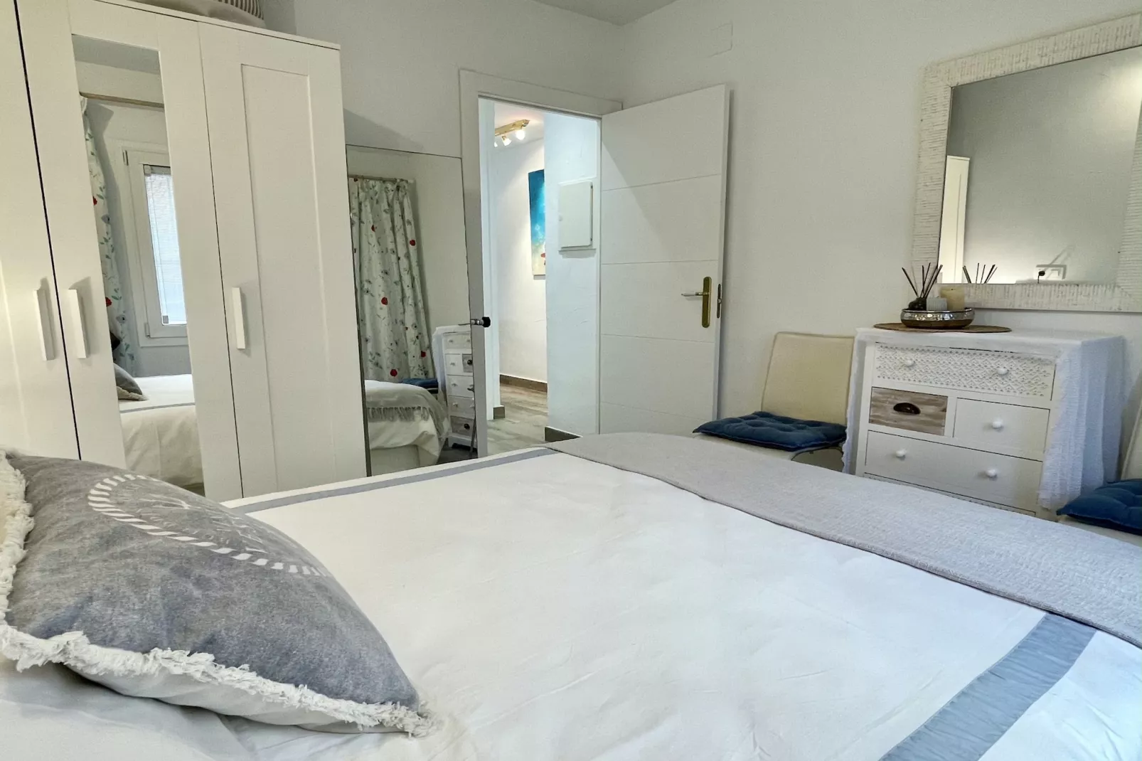 ANDROMEDA-Bedroom