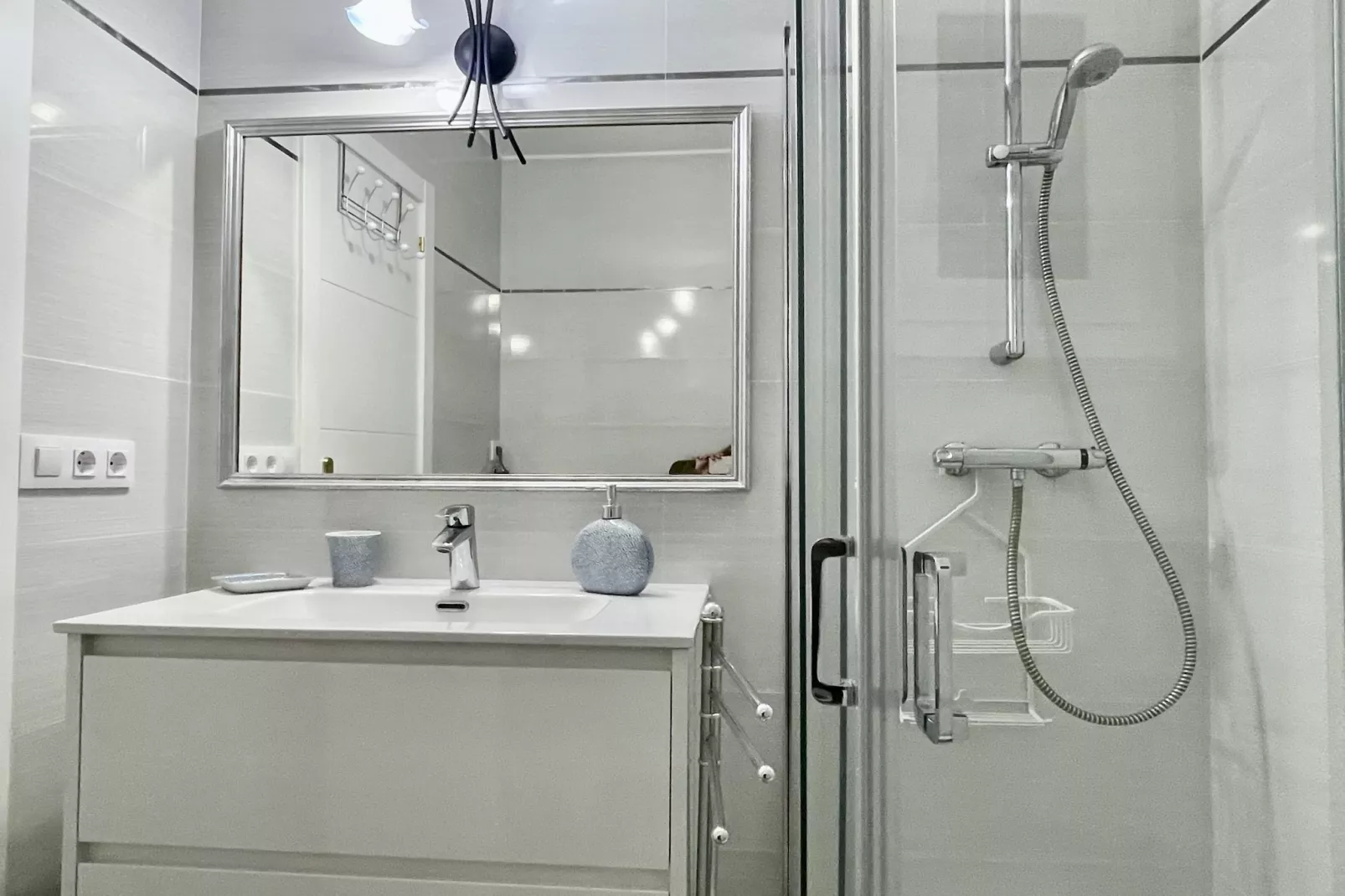 ANDROMEDA-Bathroom