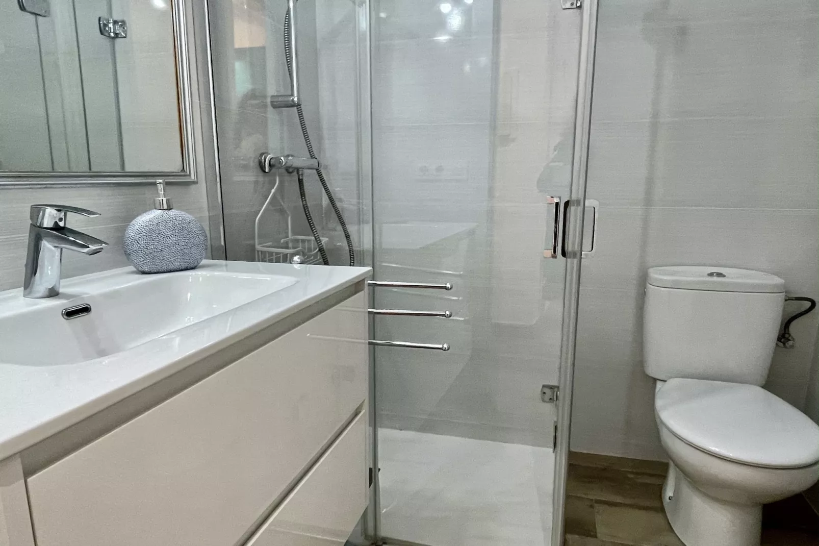ANDROMEDA-Bathroom