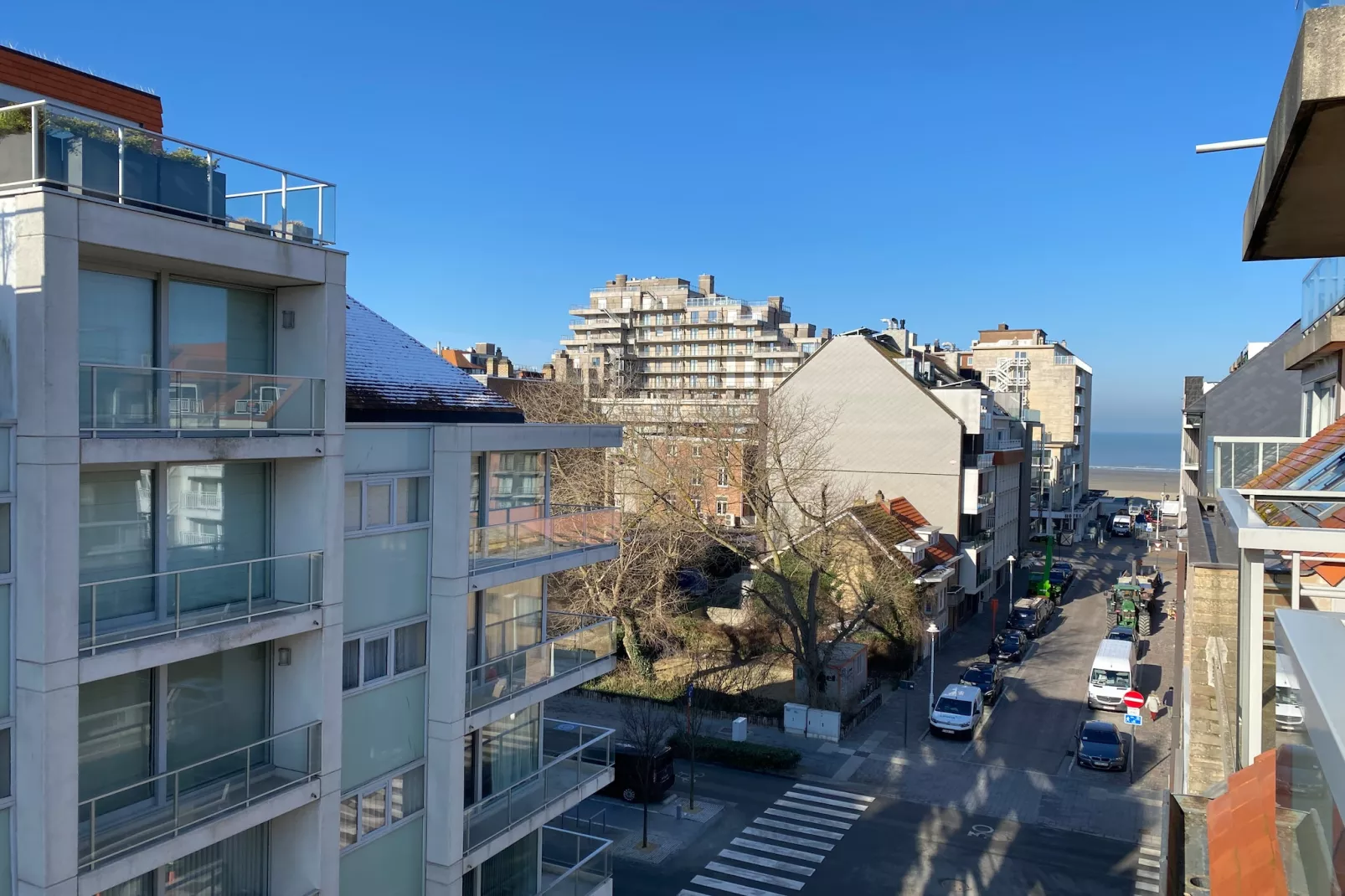 GAUDI 504-View summer