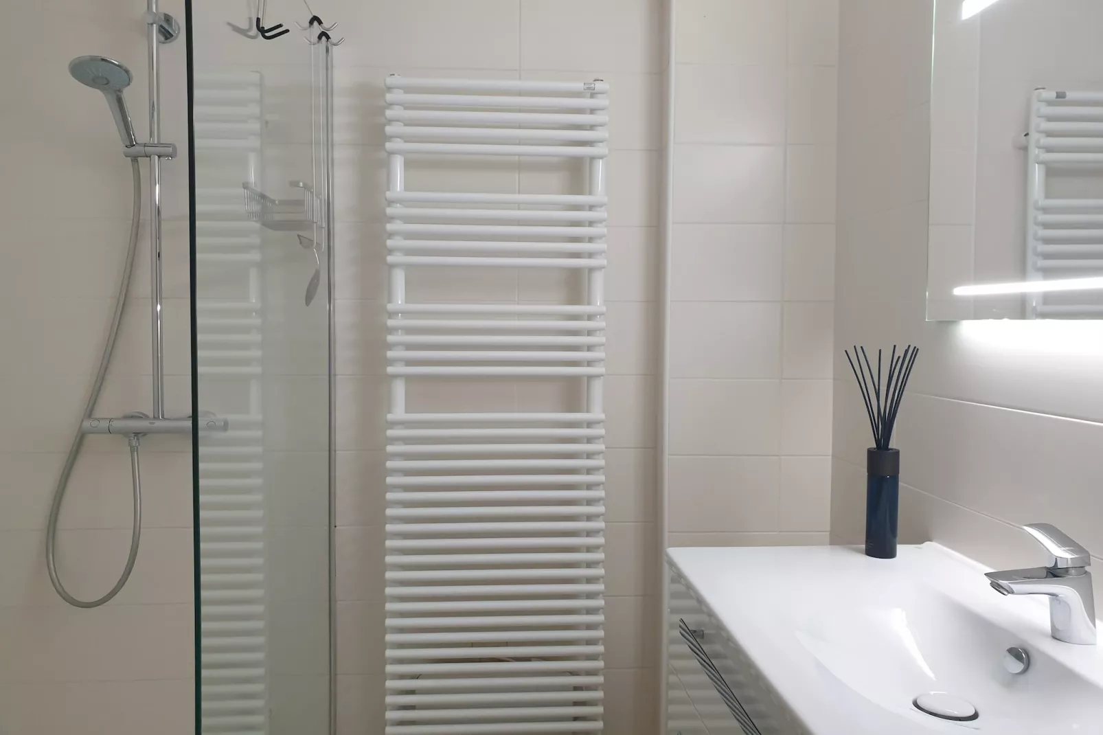 YPERLEE 102-Bathroom