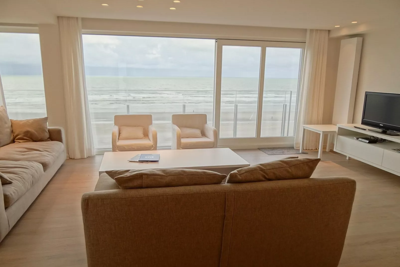 LE GRAND LARGE 701-Recreation room