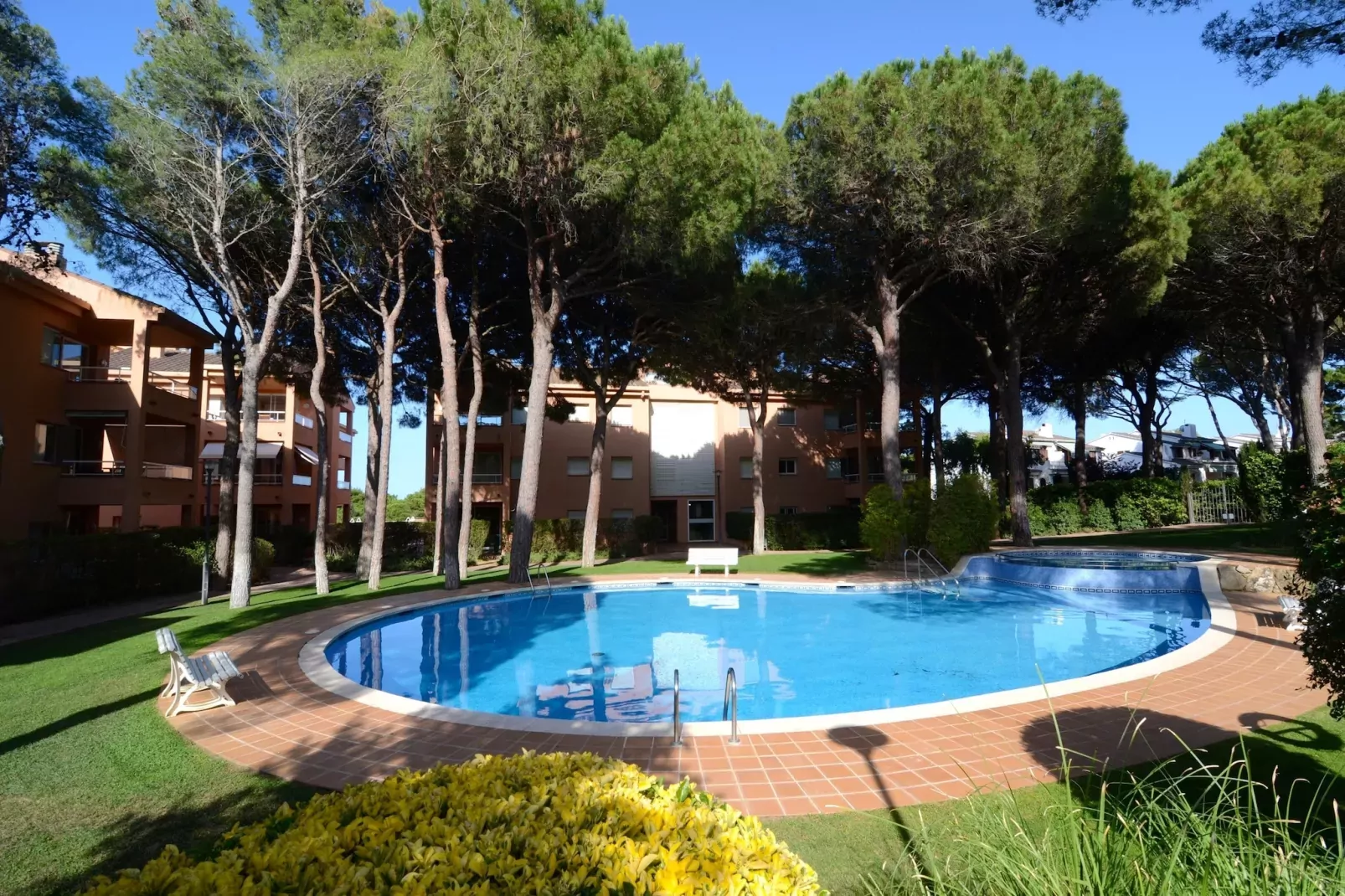PUIG SA GUILLA I C B2-Schwimmbad