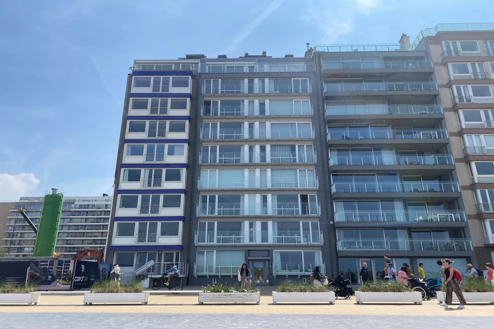 LE GRAND LARGE 701-Exterior summer