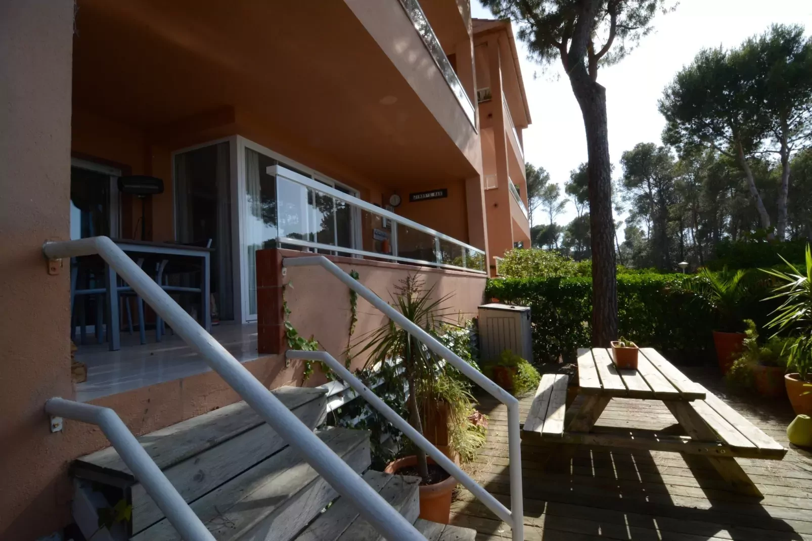 PUIG SA GUILLA I C B2-Terrasse