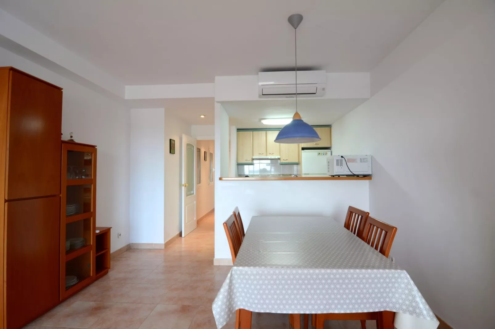 PORT PALS E 202-Dining room