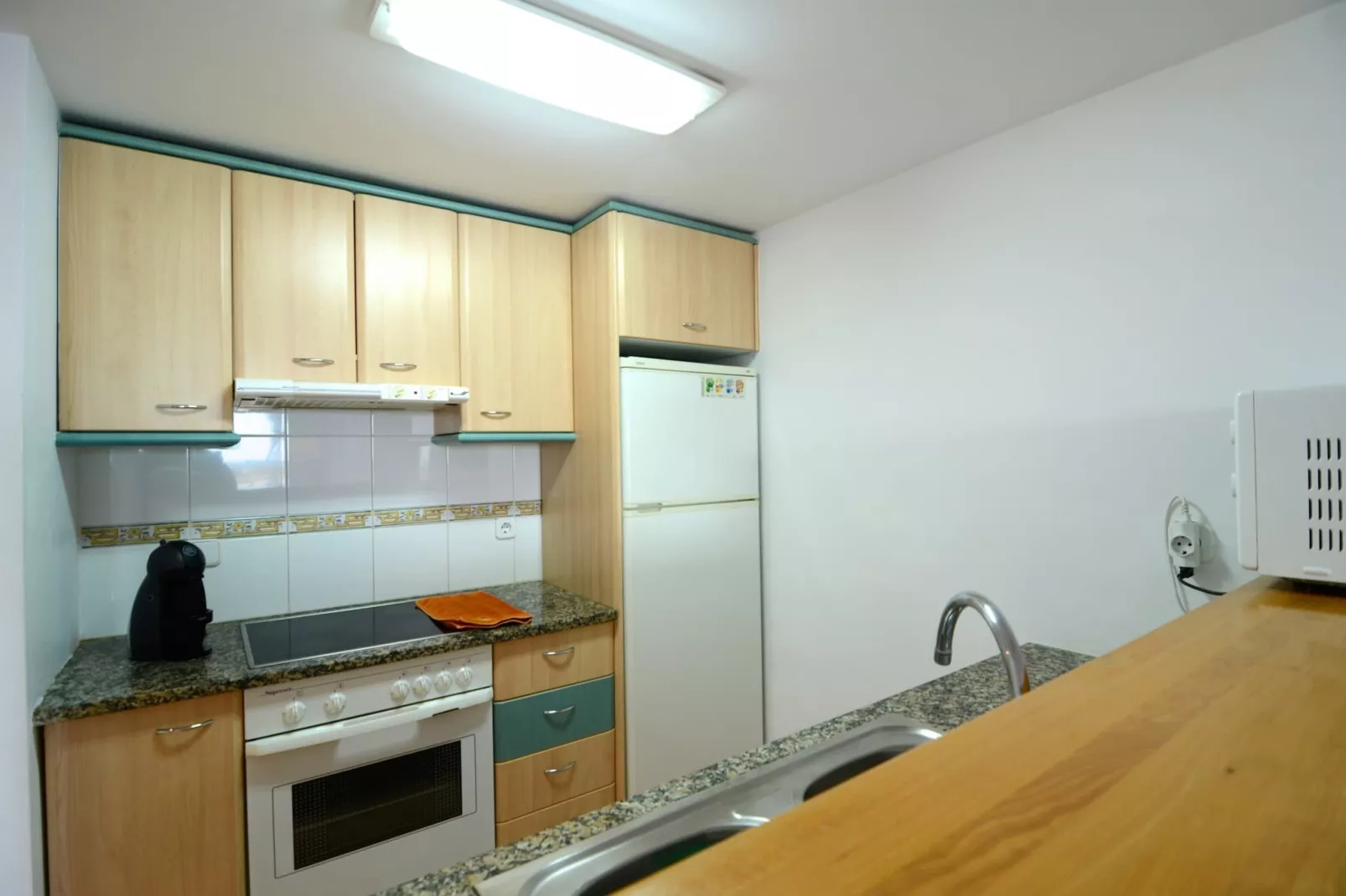 PORT PALS E 202-Kitchen