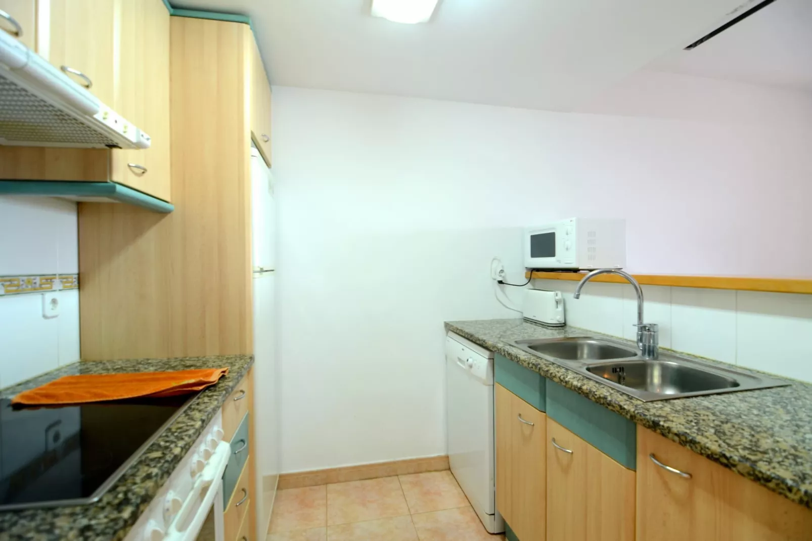PORT PALS E 202-Kitchen
