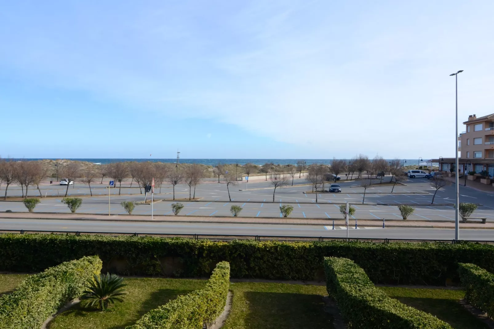 PORT PALS E 202-Outdoor