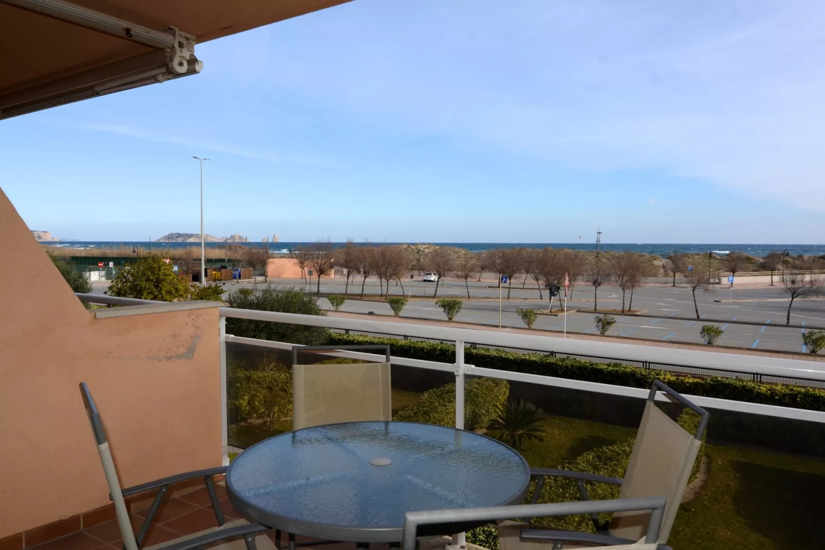 PORT PALS E 202-Terrace