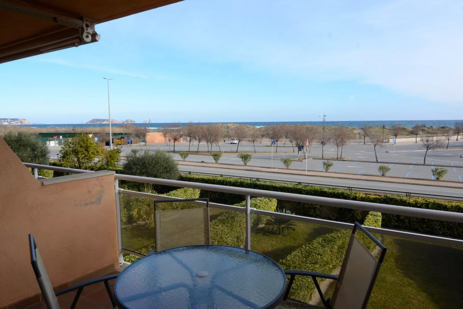 PORT PALS E 202-Terrace