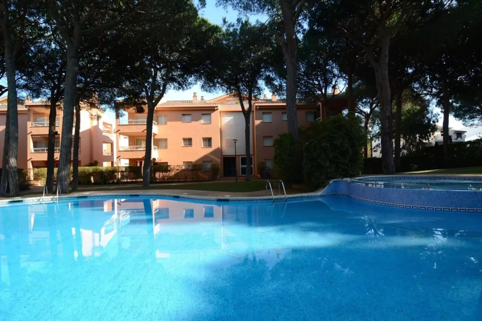 PUIG SA GUILLA I C B-3-Schwimmbad